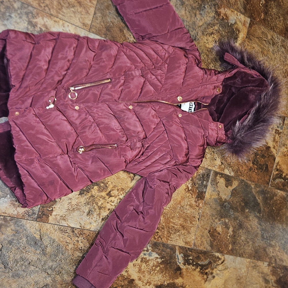 Womens size 12 P Justice brand magenta coat with fur hood, zipper, Snap Trimming